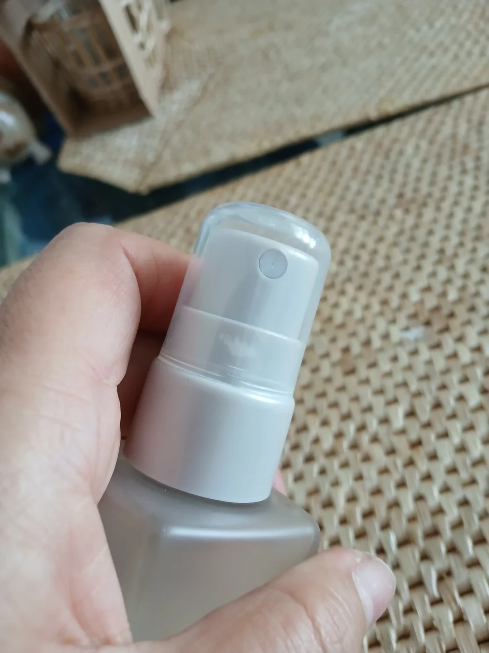laura mercier Frosted Facial Mist Bottle - White